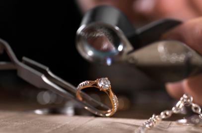 ФНС России рассказала о порядке применения специальных налоговых режимов в ювелирной отрасли